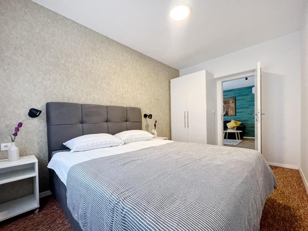 Apartments Valerian Новиград Екстериор снимка