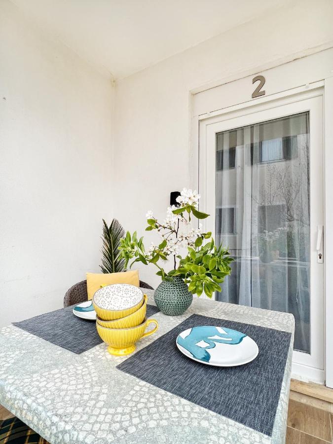 Apartments Valerian Новиград Екстериор снимка