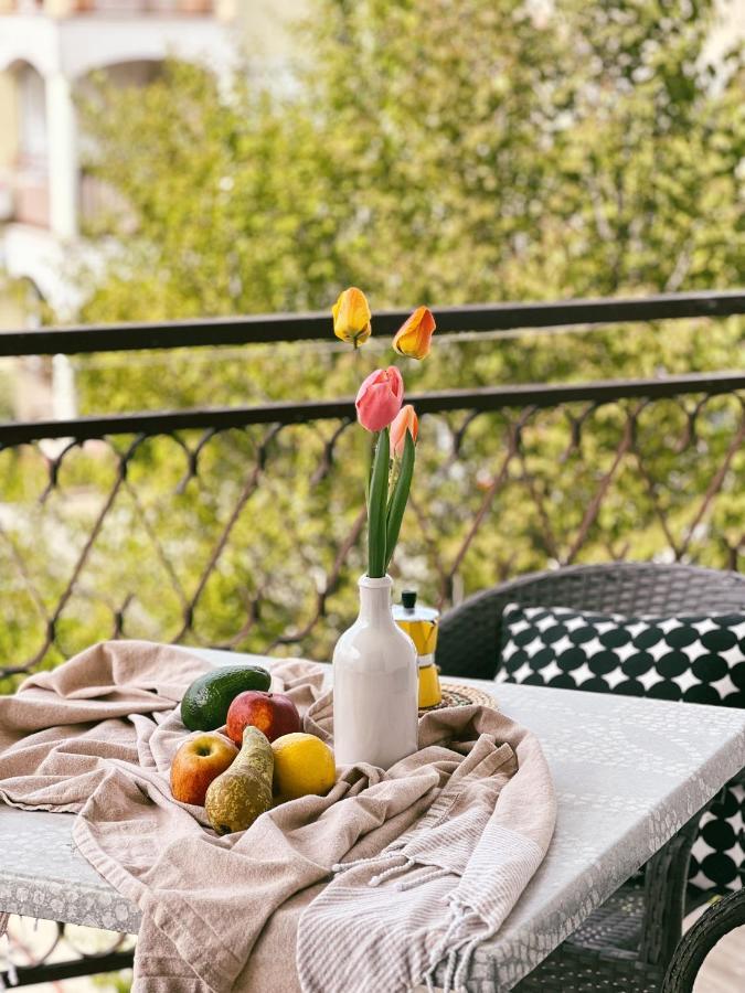 Apartments Valerian Новиград Екстериор снимка