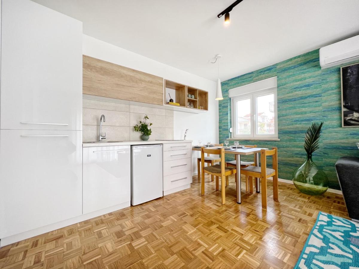 Apartments Valerian Новиград Екстериор снимка