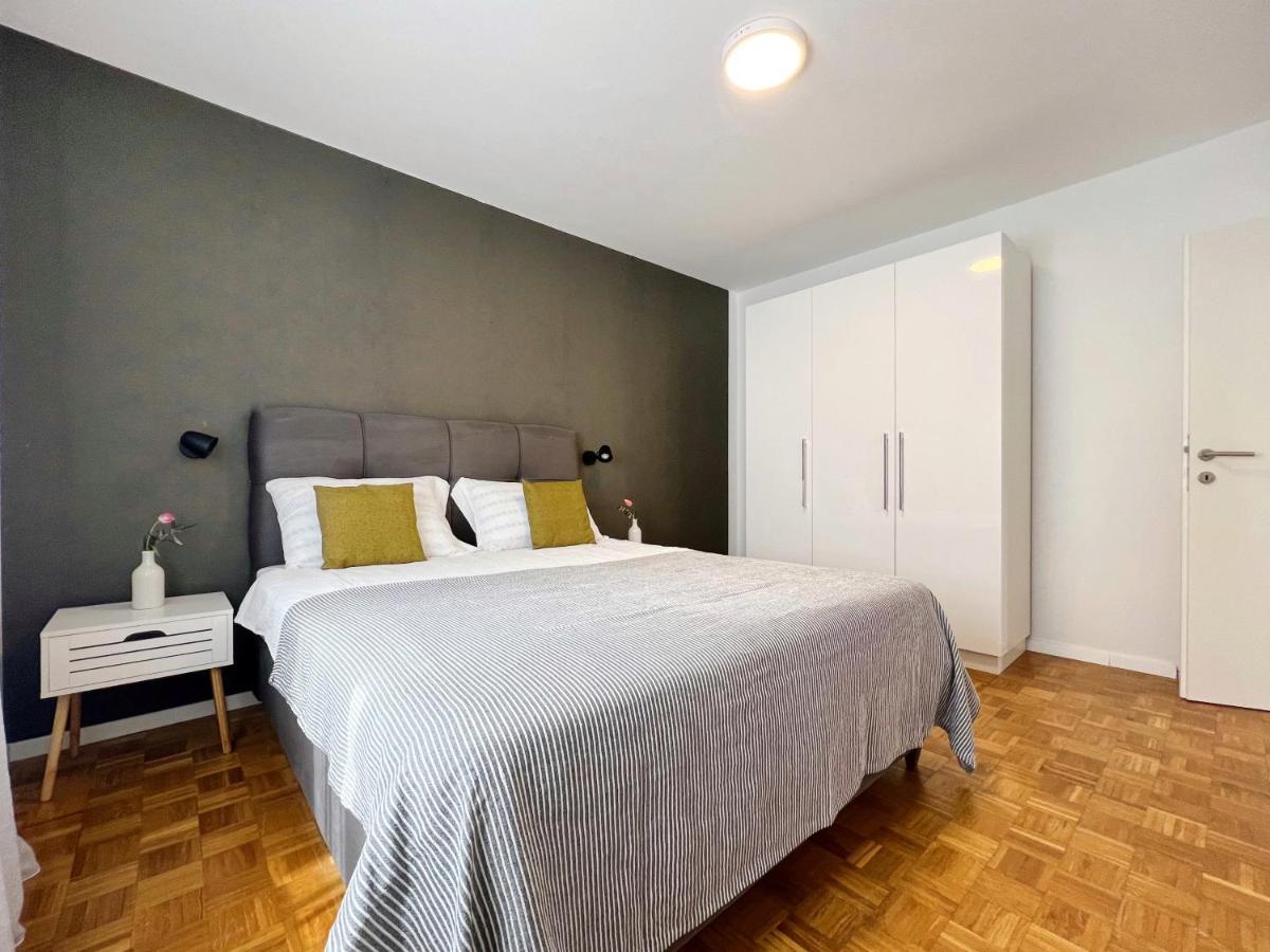 Apartments Valerian Новиград Екстериор снимка